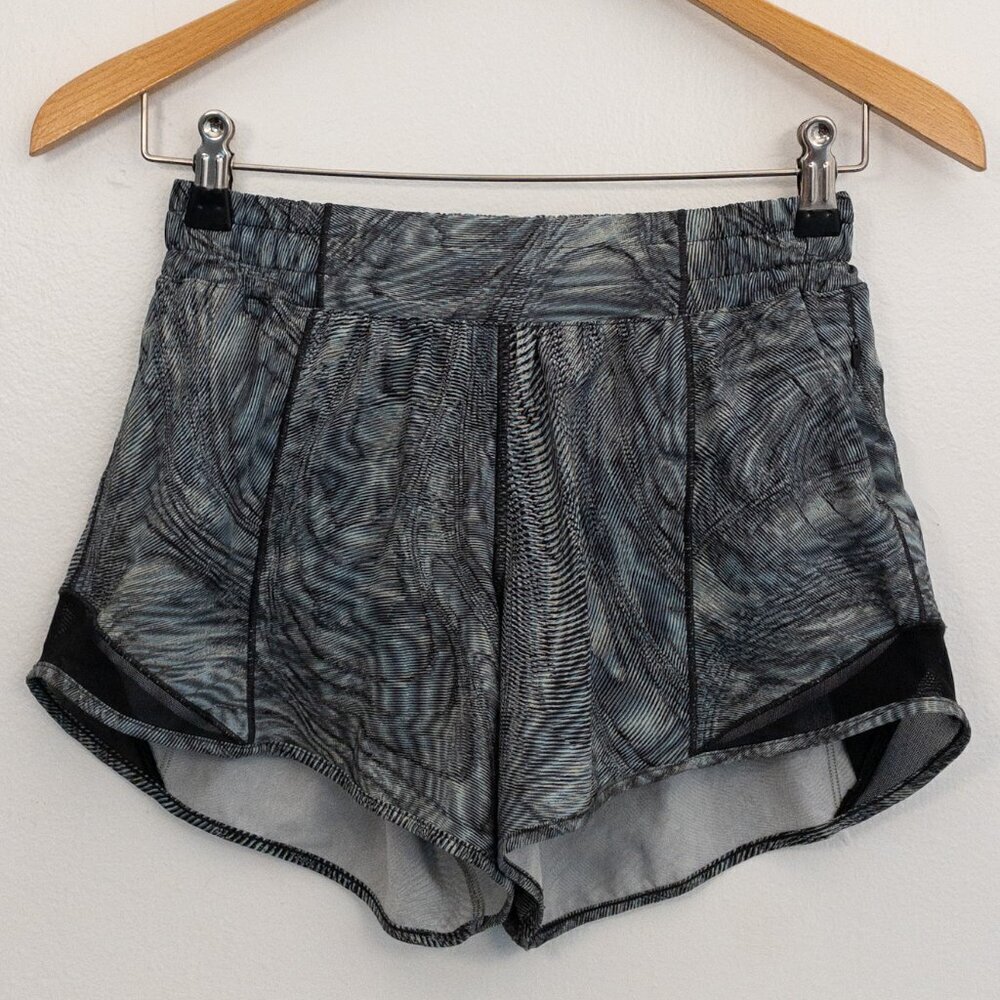 Lululemon Tracker Shorts 4” Tall – Size 6 Gray Abstract Print Zip Pocket